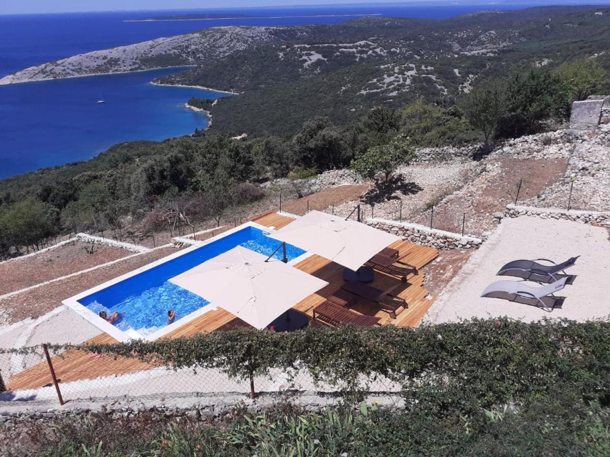 Vacation * Ustrine