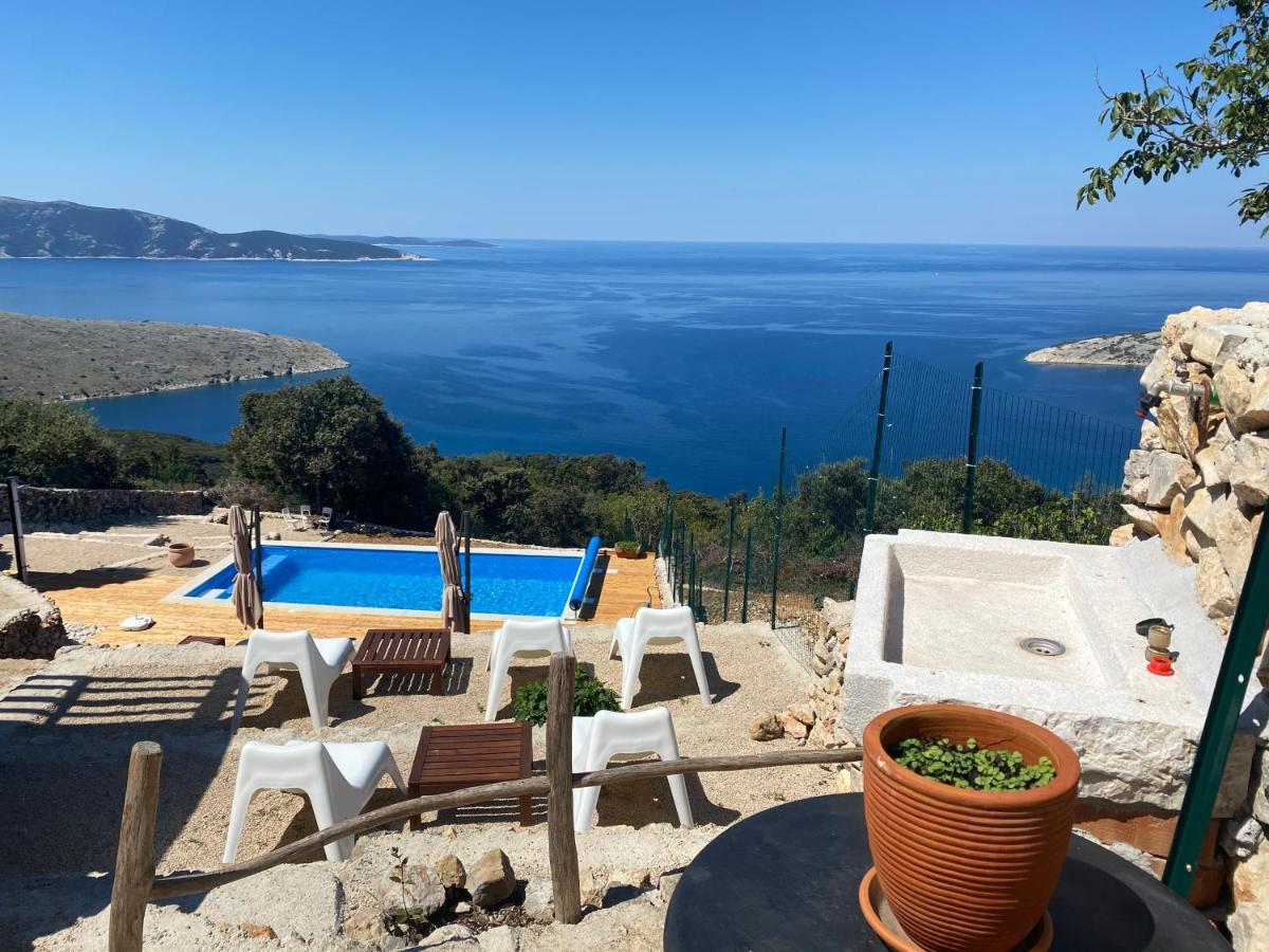 Vacation * Ustrine